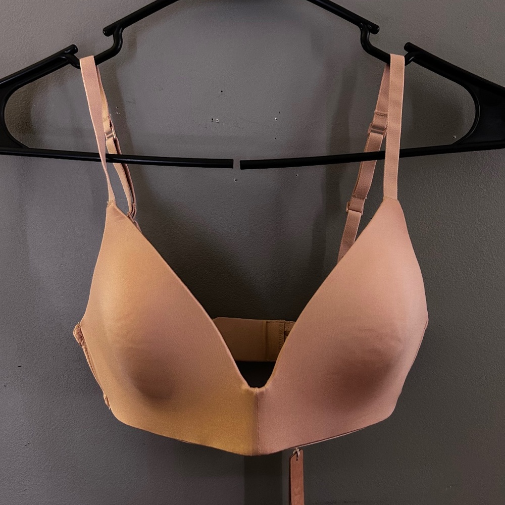 Skims Wireless Form Lightly Lined Bra